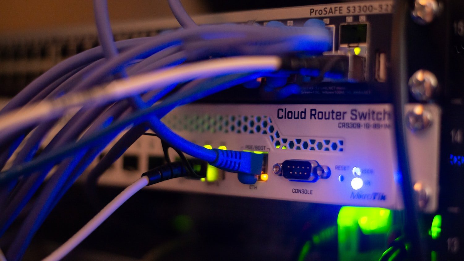 Strukturierte Netzwerkverkabelung mit Patchpanel